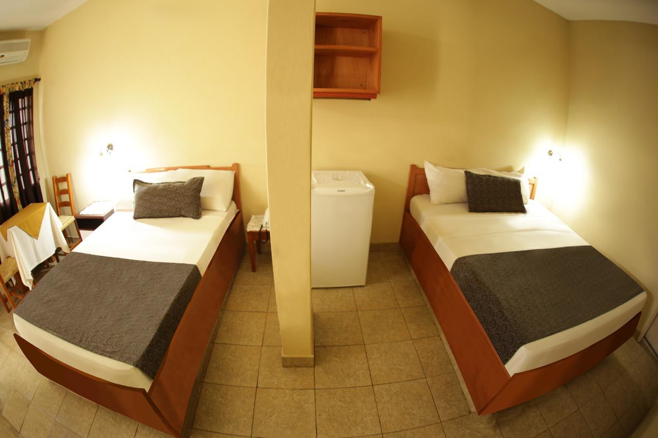 Hotel Del Sur San Lorenzo Room photo
